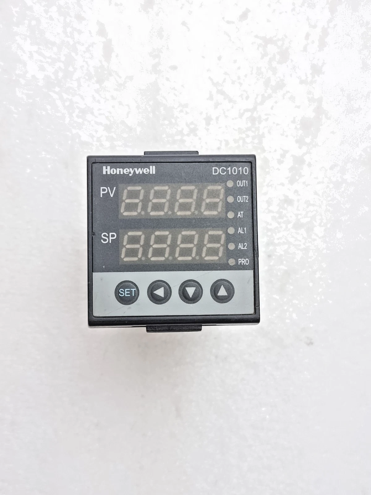 Honeywell DC1010CL-30200B-E PID Temperature Controller (Used Working) DC1010